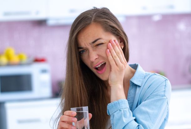 Sensibilidad dental: causas, síntomas y cómo tratarla eficazmente